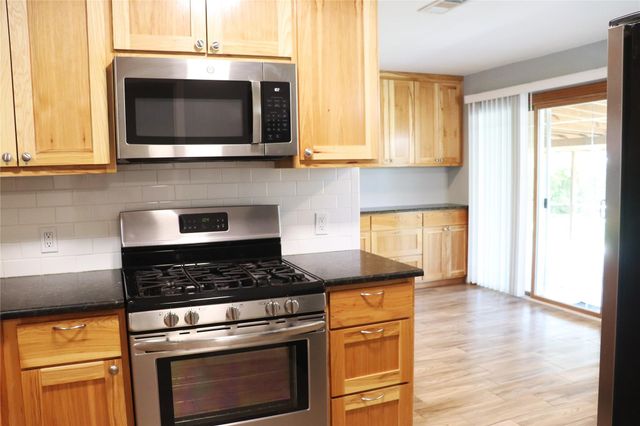 606 Mildred ST, Burnet, TX 78611