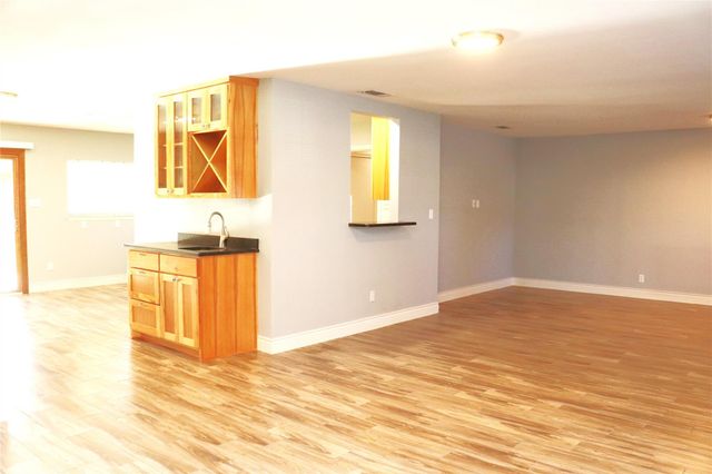 606 Mildred ST, Burnet, TX 78611