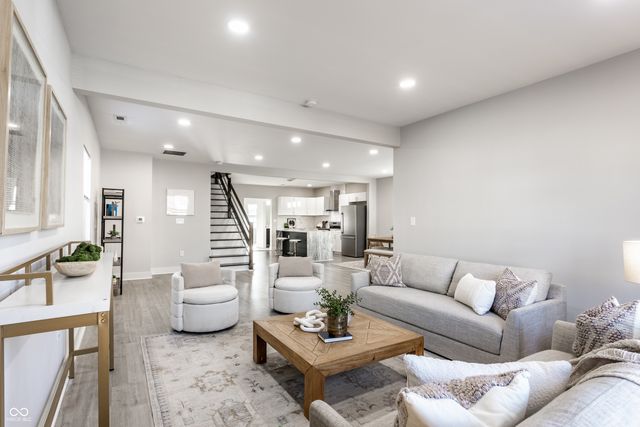 737 N Pershing Avenue, Indianapolis, IN 46222