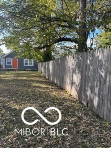 737 N Pershing Avenue, Indianapolis, IN 46222