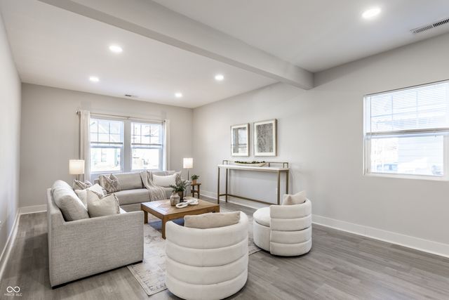 737 N Pershing Avenue, Indianapolis, IN 46222