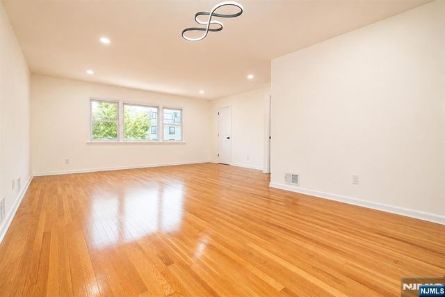 88 Manchester Place, Newark, NJ 07104