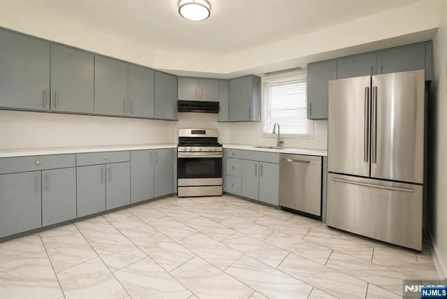 88 Manchester Place, Newark, NJ 07104