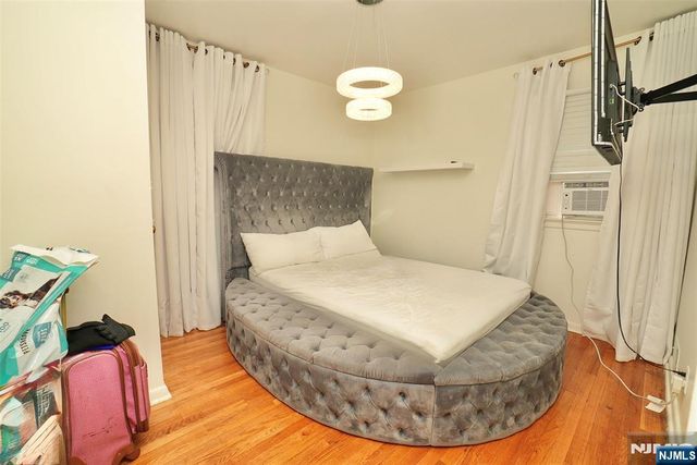 88 Manchester Place, Newark, NJ 07104