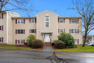 367 Aiken Ave 8, Lowell, MA 01850