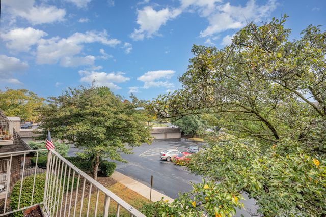 208 E Bailey Road E K, Naperville, IL 60565
