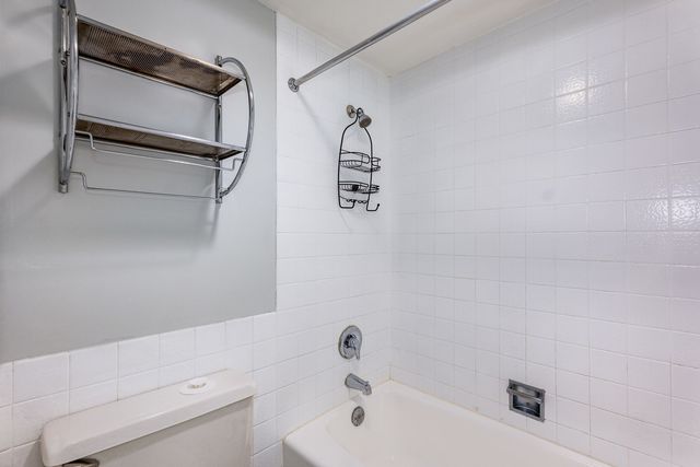 208 E Bailey Road E K, Naperville, IL 60565