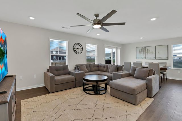 515 Hemingway Avenue, Lithopolis, OH 43136