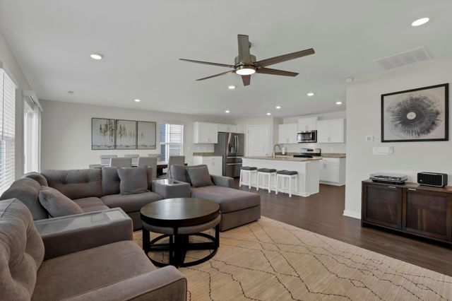 515 Hemingway Avenue, Lithopolis, OH 43136
