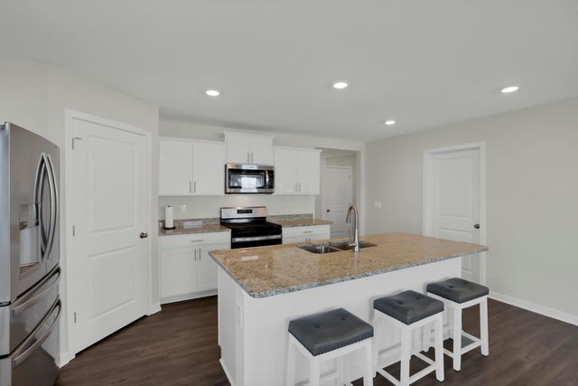 515 Hemingway Avenue, Lithopolis, OH 43136