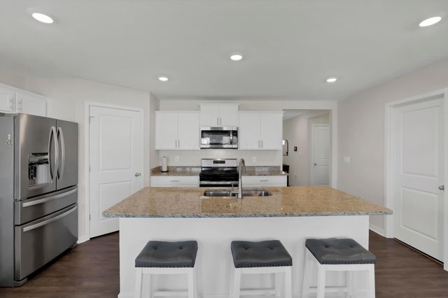 515 Hemingway Avenue, Lithopolis, OH 43136