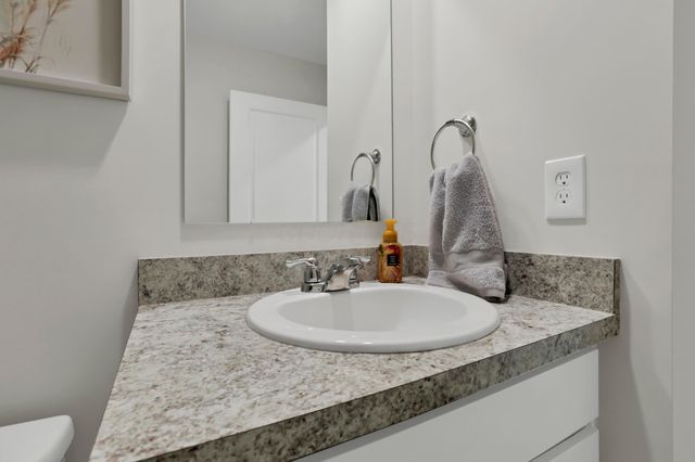 515 Hemingway Avenue, Lithopolis, OH 43136