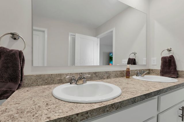 515 Hemingway Avenue, Lithopolis, OH 43136