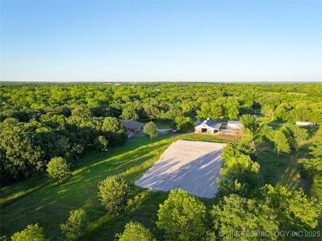 16012 N 145 Avenue, Collinsville, OK 74021