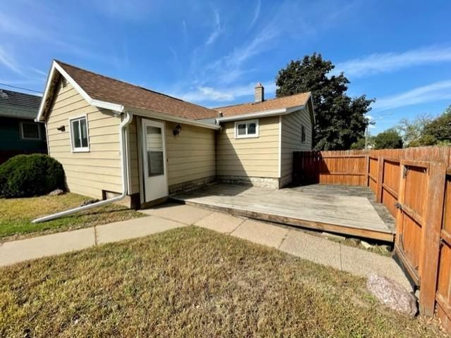 753 W King Street, Winona, MN 55987