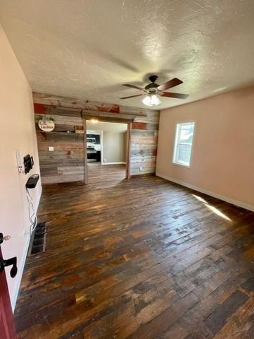 753 W King Street, Winona, MN 55987