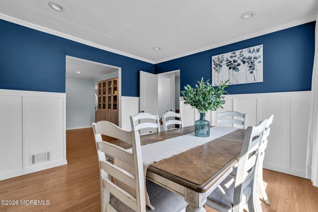 68 Leedsville Drive, Lincroft, NJ 07738