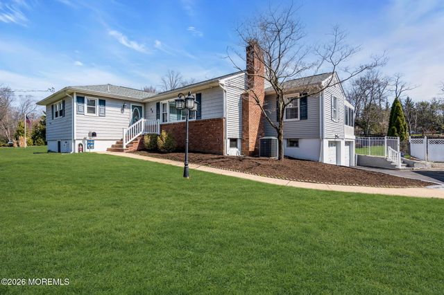 68 Leedsville Drive, Lincroft, NJ 07738