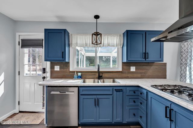 68 Leedsville Drive, Lincroft, NJ 07738