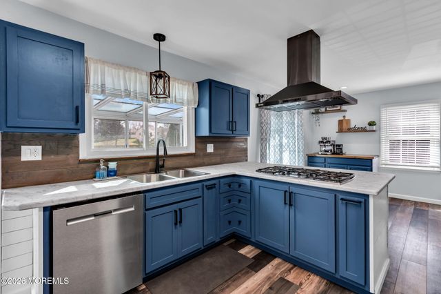68 Leedsville Drive, Lincroft, NJ 07738