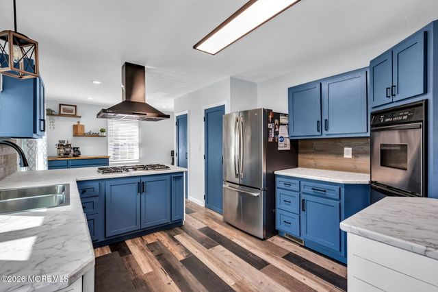 68 Leedsville Drive, Lincroft, NJ 07738