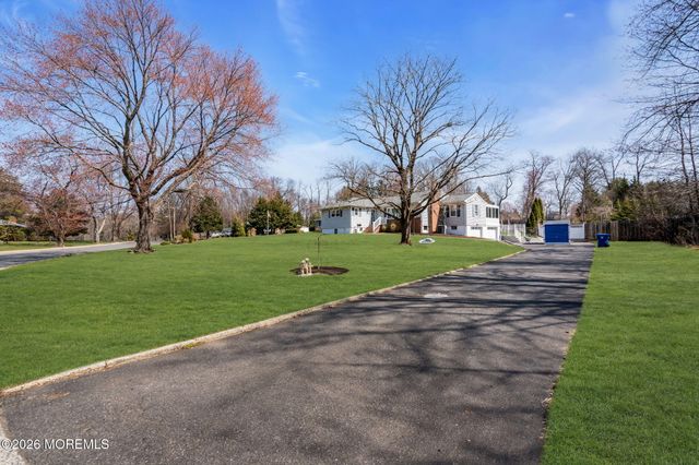 68 Leedsville Drive, Lincroft, NJ 07738