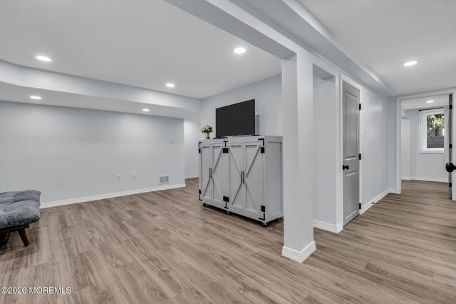 68 Leedsville Drive, Lincroft, NJ 07738