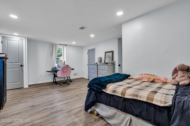 68 Leedsville Drive, Lincroft, NJ 07738