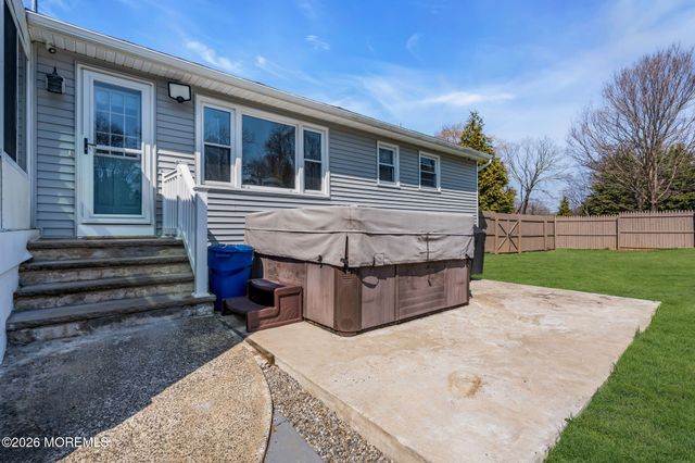 68 Leedsville Drive, Lincroft, NJ 07738