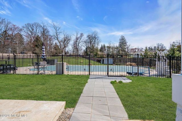 68 Leedsville Drive, Lincroft, NJ 07738