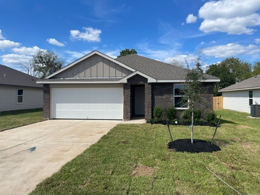 210 Paco Loop, Caldwell, TX 77836 — exterior