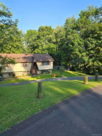 62 Tamarack Hill Drive, Poughkeepsie, NY 12603