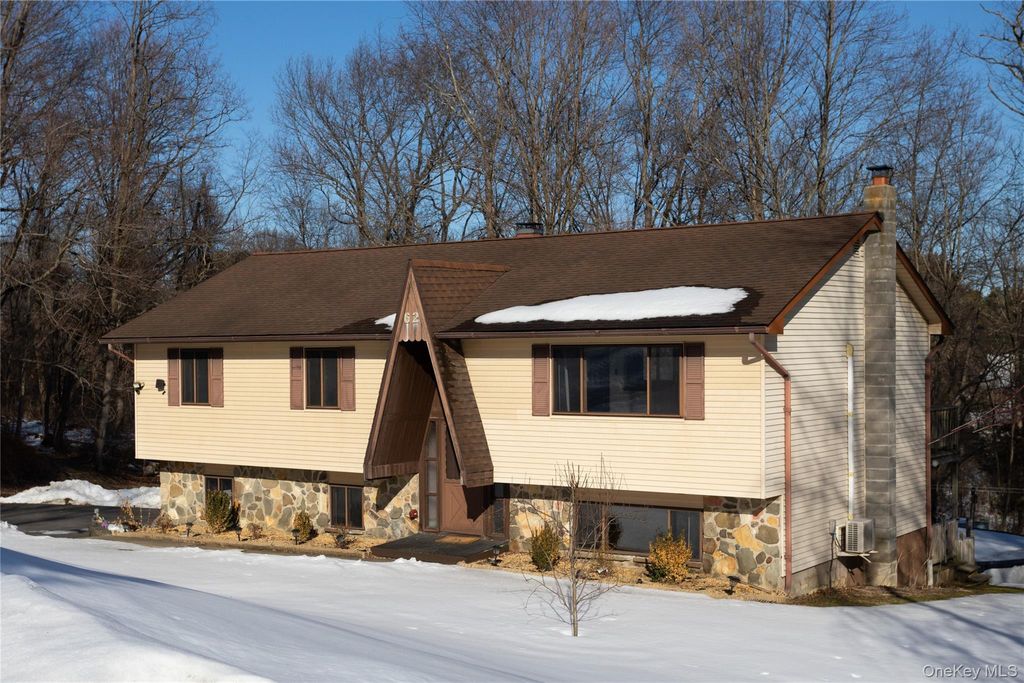 62 Tamarack Hill Drive, Poughkeepsie, NY 12603