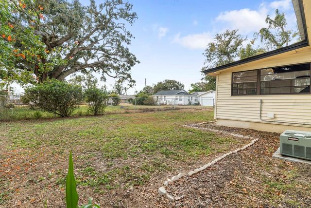 111 GARLAND AVENUE, Seffner, FL 33584