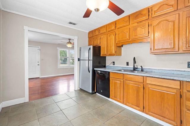 111 GARLAND AVENUE, Seffner, FL 33584