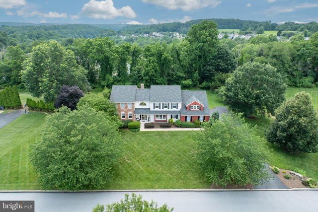 25 TWIN PINES RD, Downingtown, PA 19335