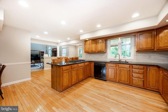 25 TWIN PINES RD, Downingtown, PA 19335