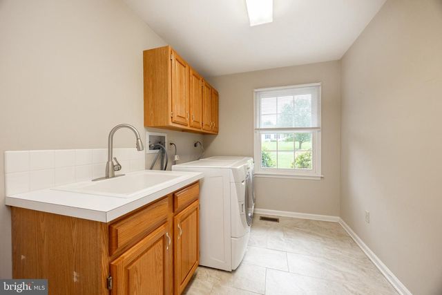 25 TWIN PINES RD, Downingtown, PA 19335