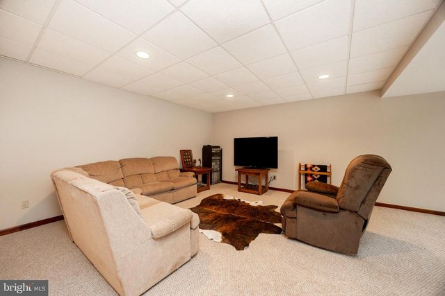 25 TWIN PINES RD, Downingtown, PA 19335