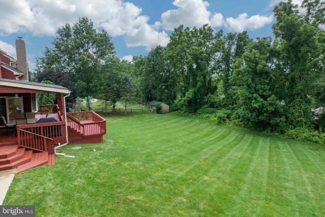 25 TWIN PINES RD, Downingtown, PA 19335