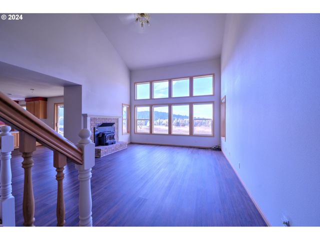 85254 LORANE Hwy, Eugene, OR 97405
