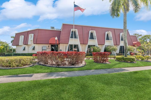 118 Amherst Lane, Lake Worth, FL 33467