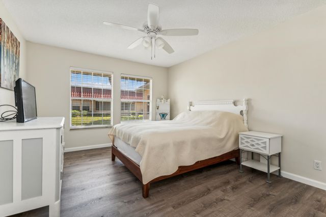118 Amherst Lane, Lake Worth, FL 33467
