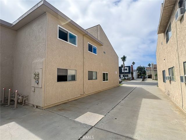 16672 Dolores Lane, Huntington Beach, CA 92649