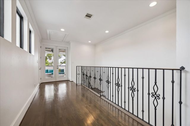 1208 Welch Street, Houston, TX 77006