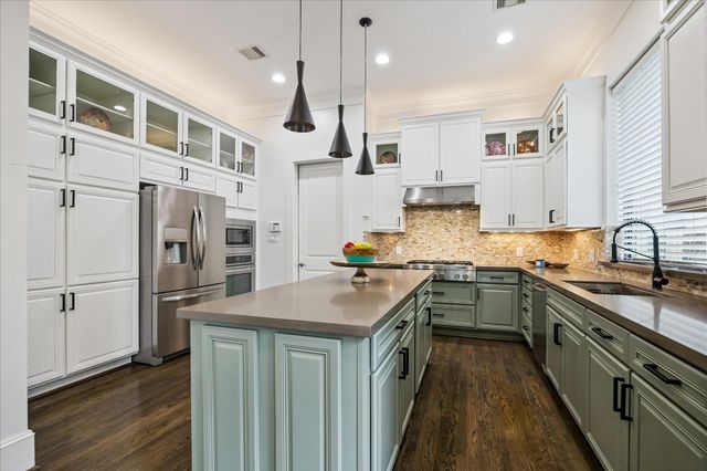 1208 Welch Street, Houston, TX 77006