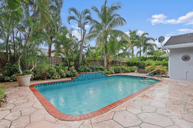 396 REDWOOD Lane, Boca Raton, FL 33487