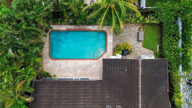 396 REDWOOD Lane, Boca Raton, FL 33487