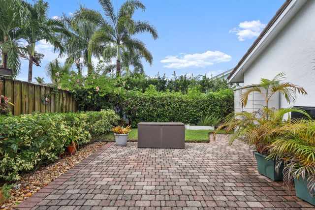 396 REDWOOD Lane, Boca Raton, FL 33487