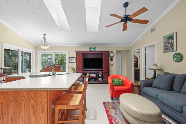 396 REDWOOD Lane, Boca Raton, FL 33487